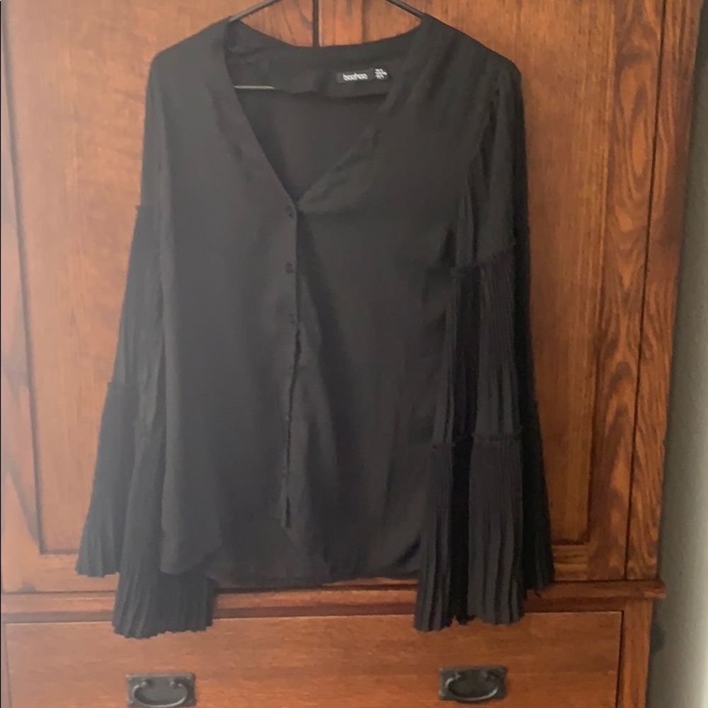Womens black blouse size 4